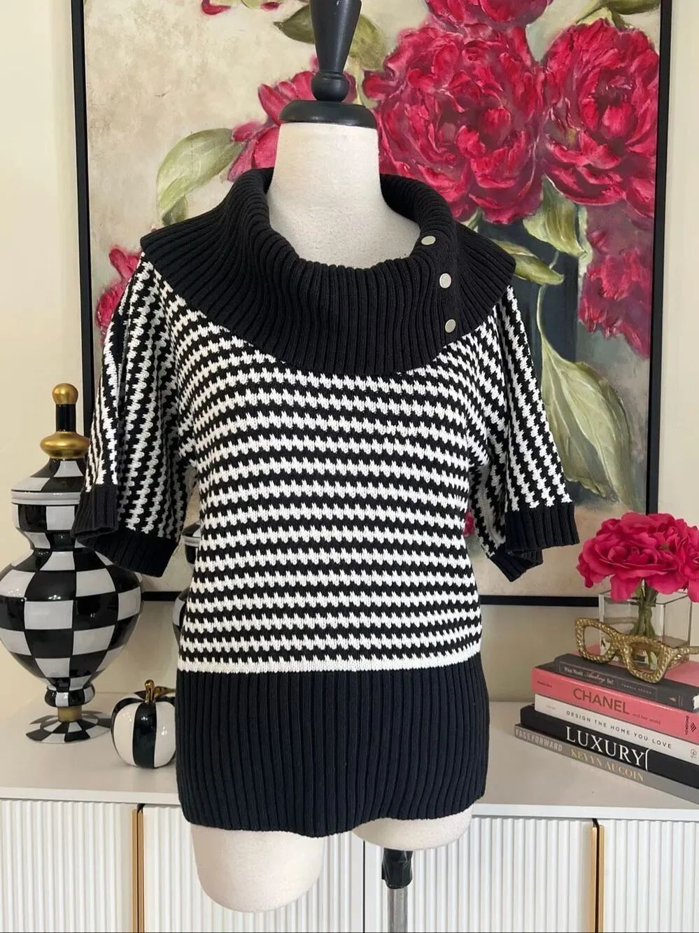 White House Black Market Womens Short Sleeve Cowl Neck Sweater Black White Small